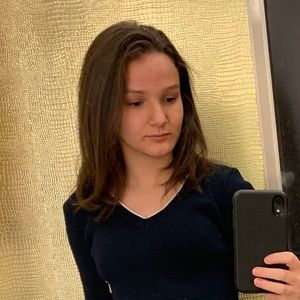 Meet your Posher, Delia